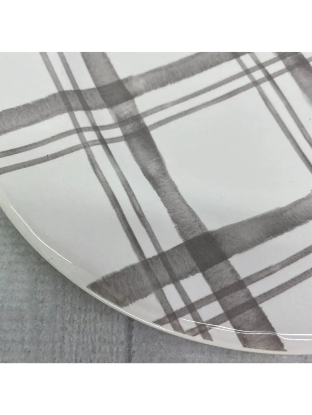 Pier 1 LINEN CHECK Gray Check Plaid Ironstone Round 9